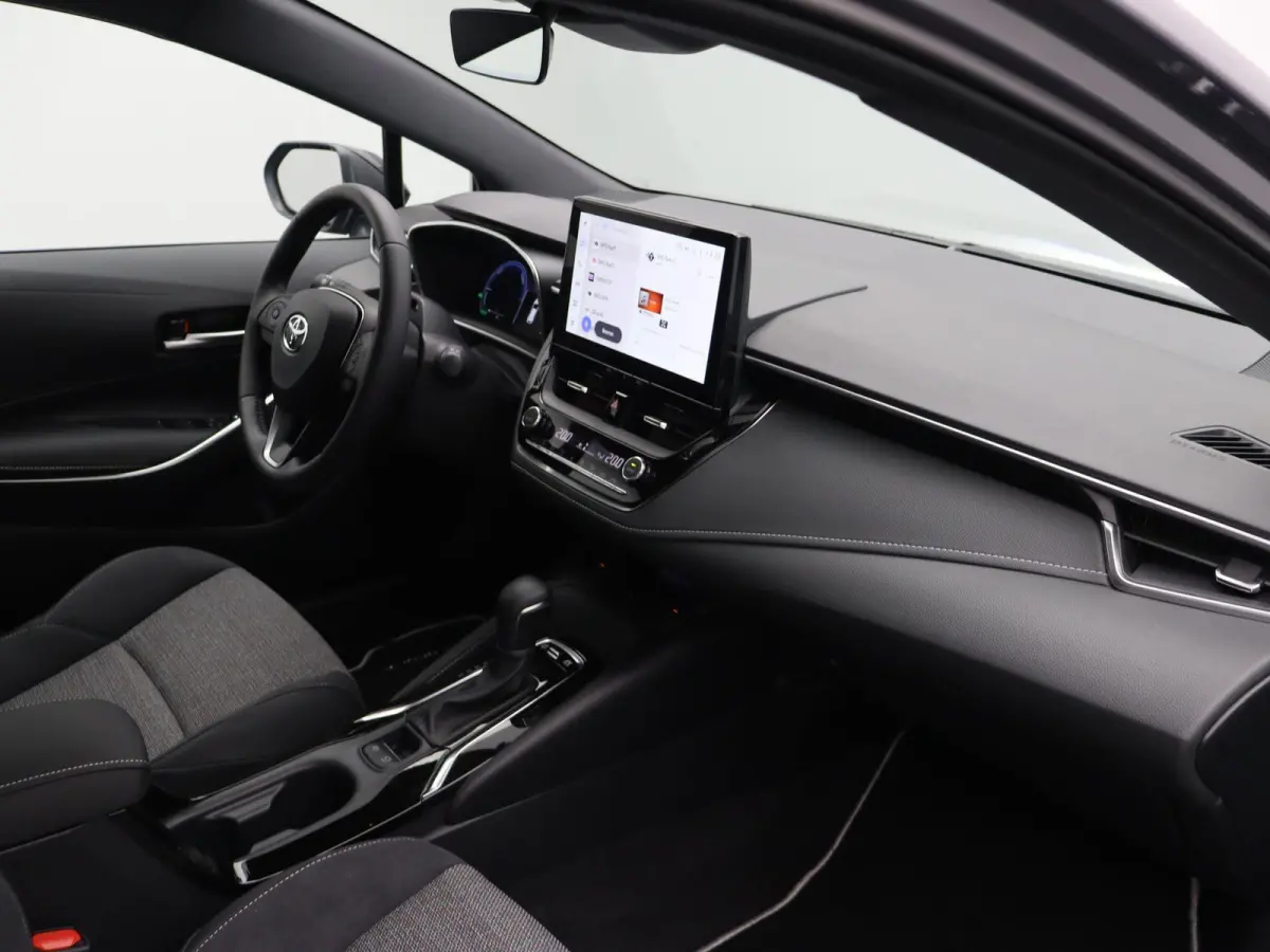 Hybrid 140 Dynamic | Stoel, Stuur en voorruitverwarming | Apple Carplay & Android Auto | Achteruitrijcamera |