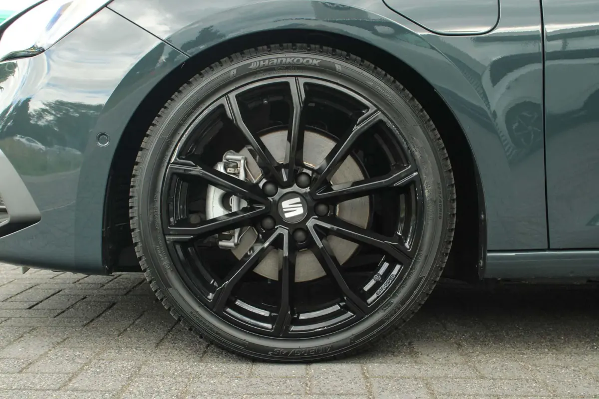 1.5 TSI e-Hybrid 204pk FR Business | Black Pakket | Verlaagd | 18" Velgen