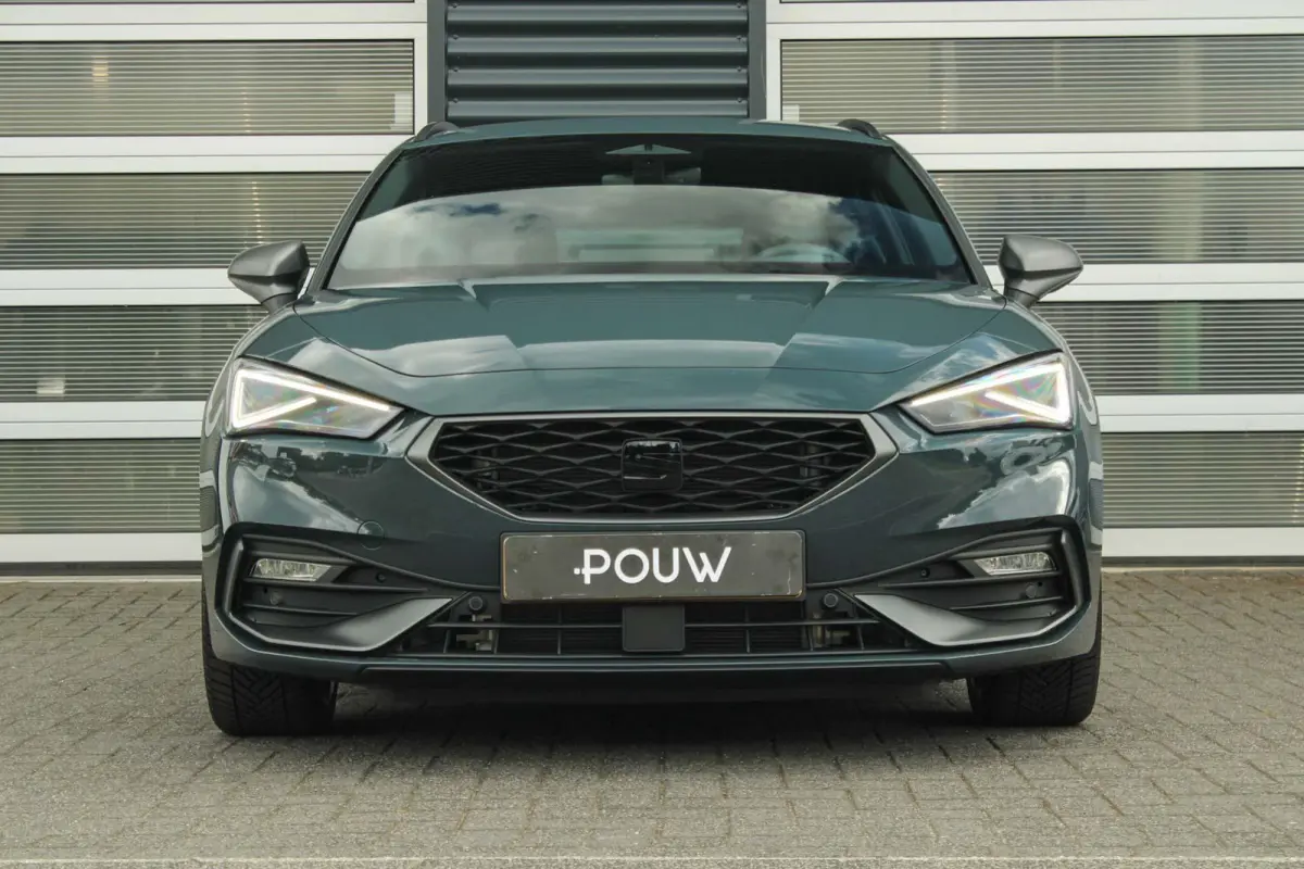 1.5 TSI e-Hybrid 204pk FR Business | Black Pakket | Verlaagd | 18" Velgen