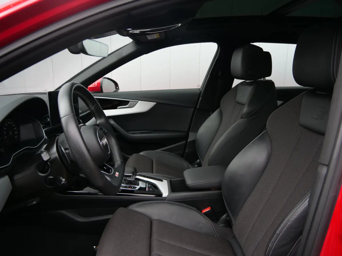 35 TFSI 150pk S edition Automaat 20 Inch / Panoramadak / Stoelverwarming