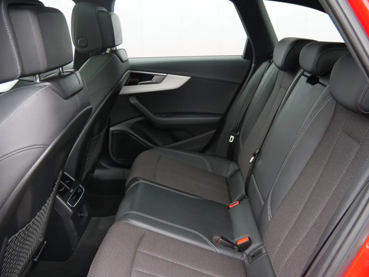 35 TFSI 150pk S edition Automaat 20 Inch / Panoramadak / Stoelverwarming