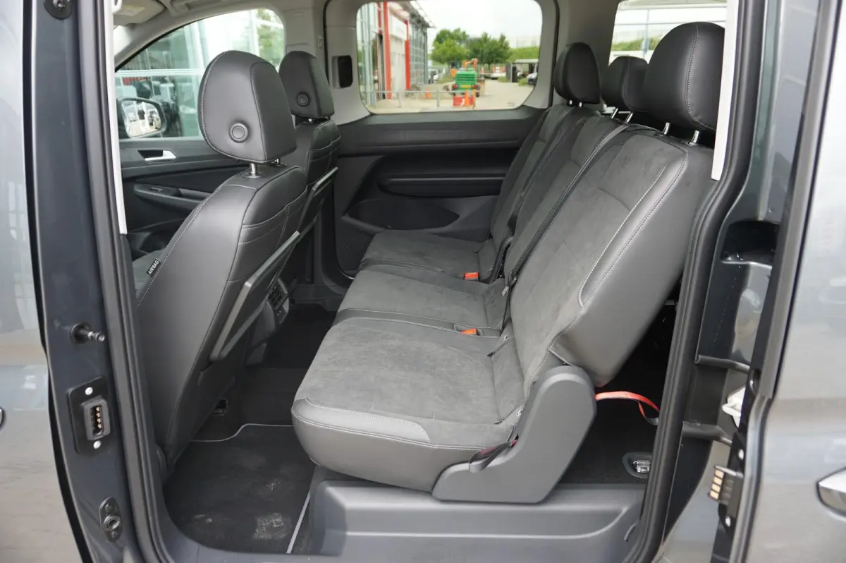 Kombi Maxi 1.5 TSI Hybride 150pk DSG Style | Panoramadak | LED Pakket | Winter Pakket