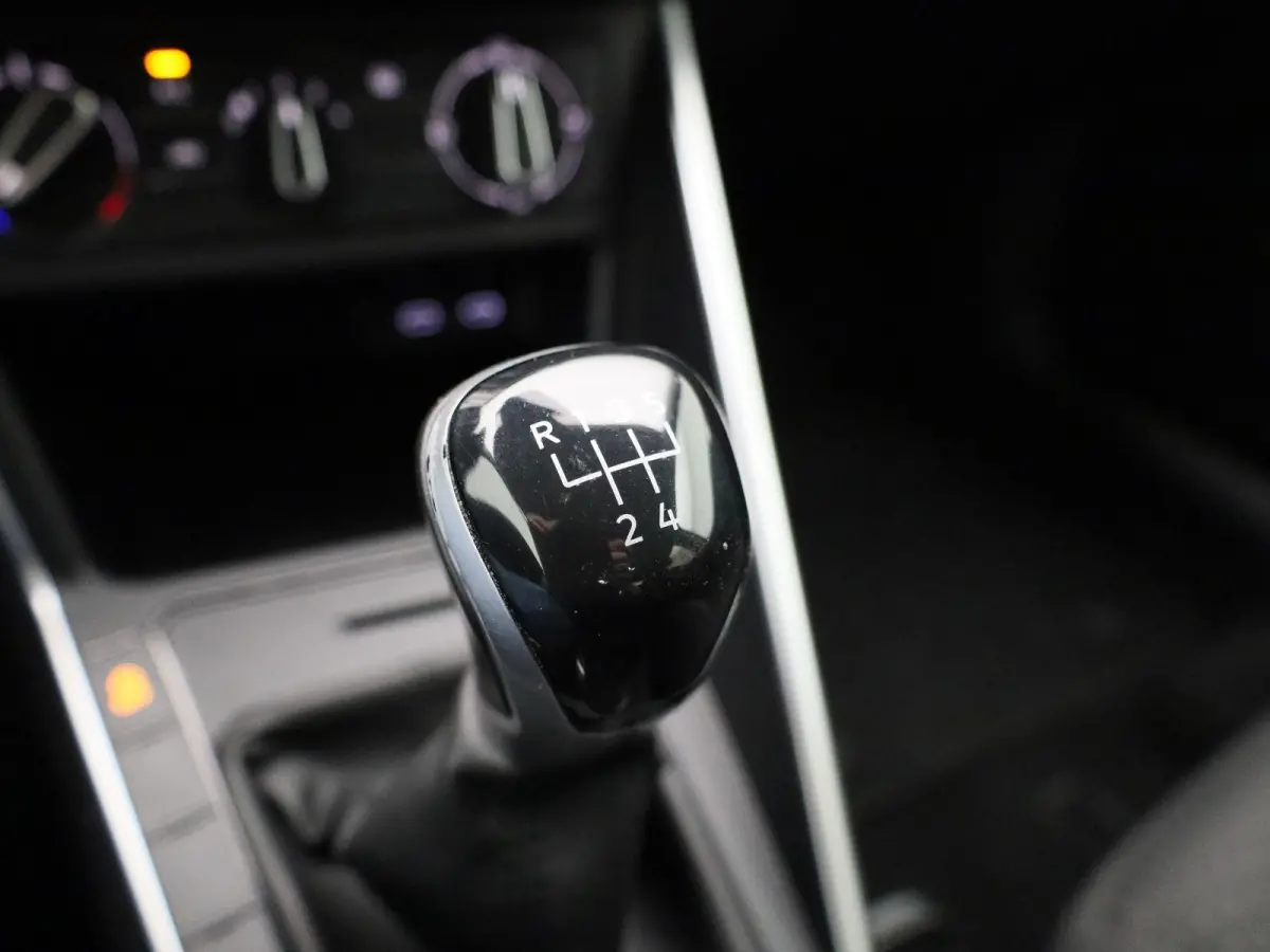 1.0 TSI Life 95 PK| Origineel Nederlands | 1e Eigenaar | Apple Carplay | Android Auto | Airco | 16 Inch Velgen | Privacy Glass | Digitale Cockpit | Adaptieve Cruise Control