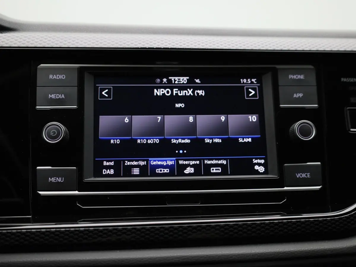 1.0 TSI Life 95 PK| Origineel Nederlands | 1e Eigenaar | Apple Carplay | Android Auto | Airco | 16 Inch Velgen | Privacy Glass | Digitale Cockpit | Adaptieve Cruise Control