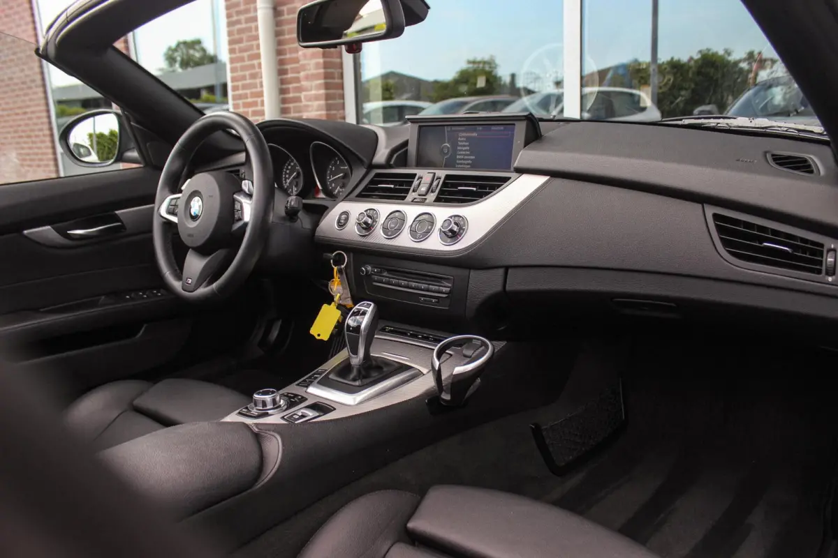 sDrive35i Executive | DCT | NL auto | M-onderstel | Keyless entry | HiFi audio | Cruise control | Stoelverwarming | Memory | Sportstuur | Navigatie Professional | PDC