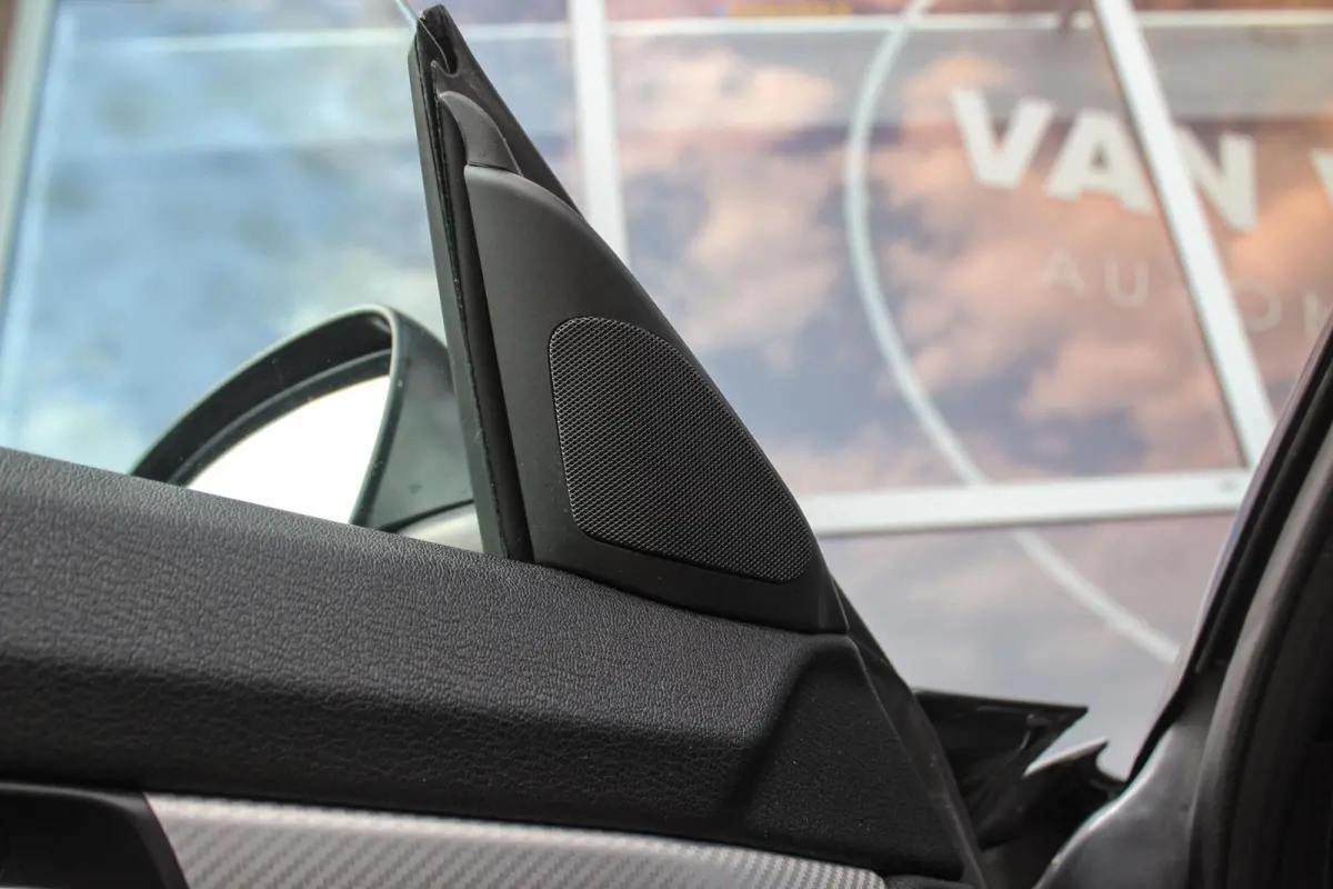 sDrive35i Executive | DCT | NL auto | M-onderstel | Keyless entry | HiFi audio | Cruise control | Stoelverwarming | Memory | Sportstuur | Navigatie Professional | PDC