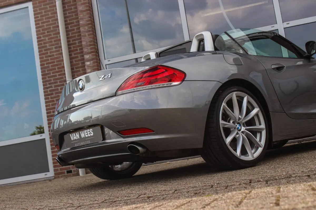sDrive35i Executive | DCT | NL auto | M-onderstel | Keyless entry | HiFi audio | Cruise control | Stoelverwarming | Memory | Sportstuur | Navigatie Professional | PDC
