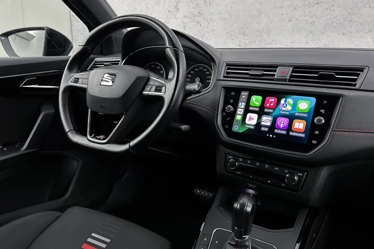 1.0 TSI FR DSG Xcellence Business Intense | Camera | Apple Carplay | Cruise control