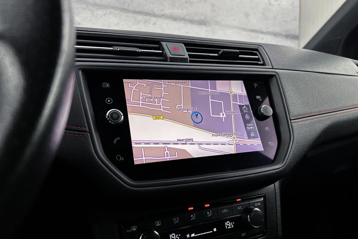 1.0 TSI FR DSG Xcellence Business Intense | Camera | Apple Carplay | Cruise control
