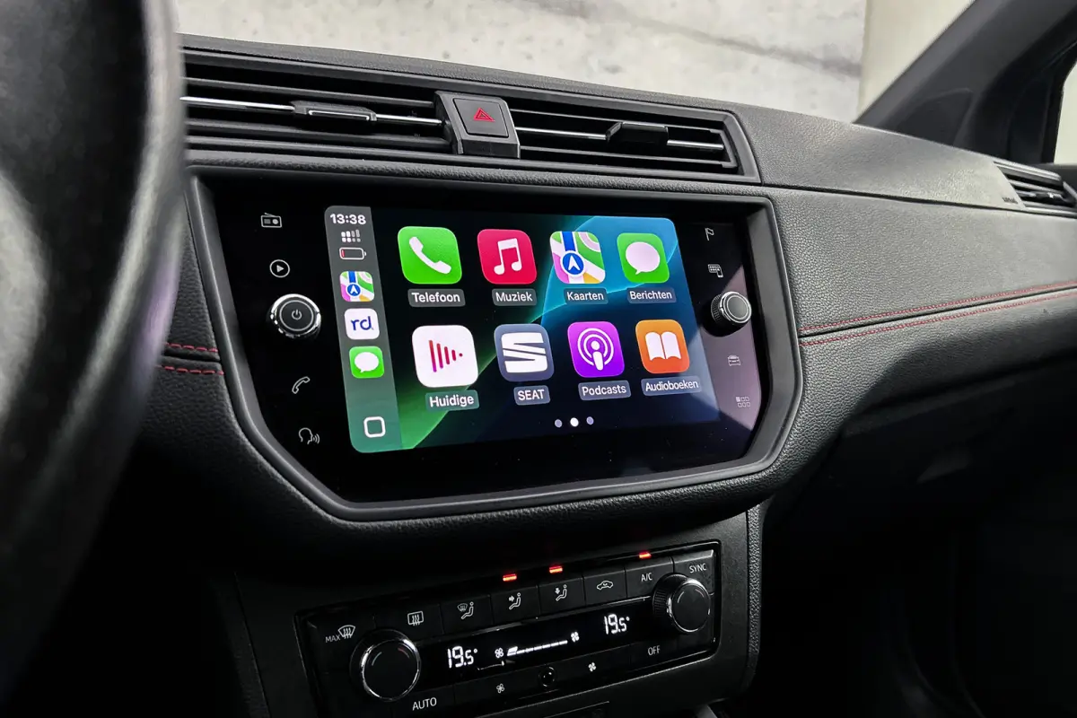 1.0 TSI FR DSG Xcellence Business Intense | Camera | Apple Carplay | Cruise control