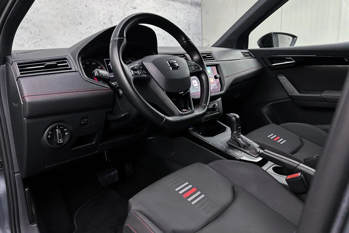 1.0 TSI FR DSG Xcellence Business Intense | Camera | Apple Carplay | Cruise control