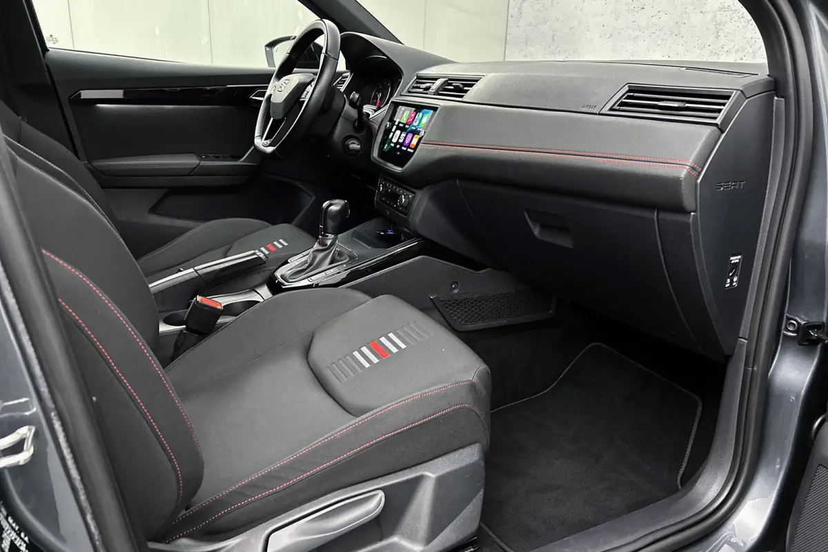 1.0 TSI FR DSG Xcellence Business Intense | Camera | Apple Carplay | Cruise control