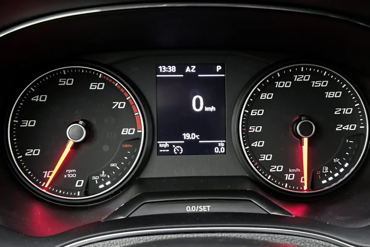 1.0 TSI FR DSG Xcellence Business Intense | Camera | Apple Carplay | Cruise control