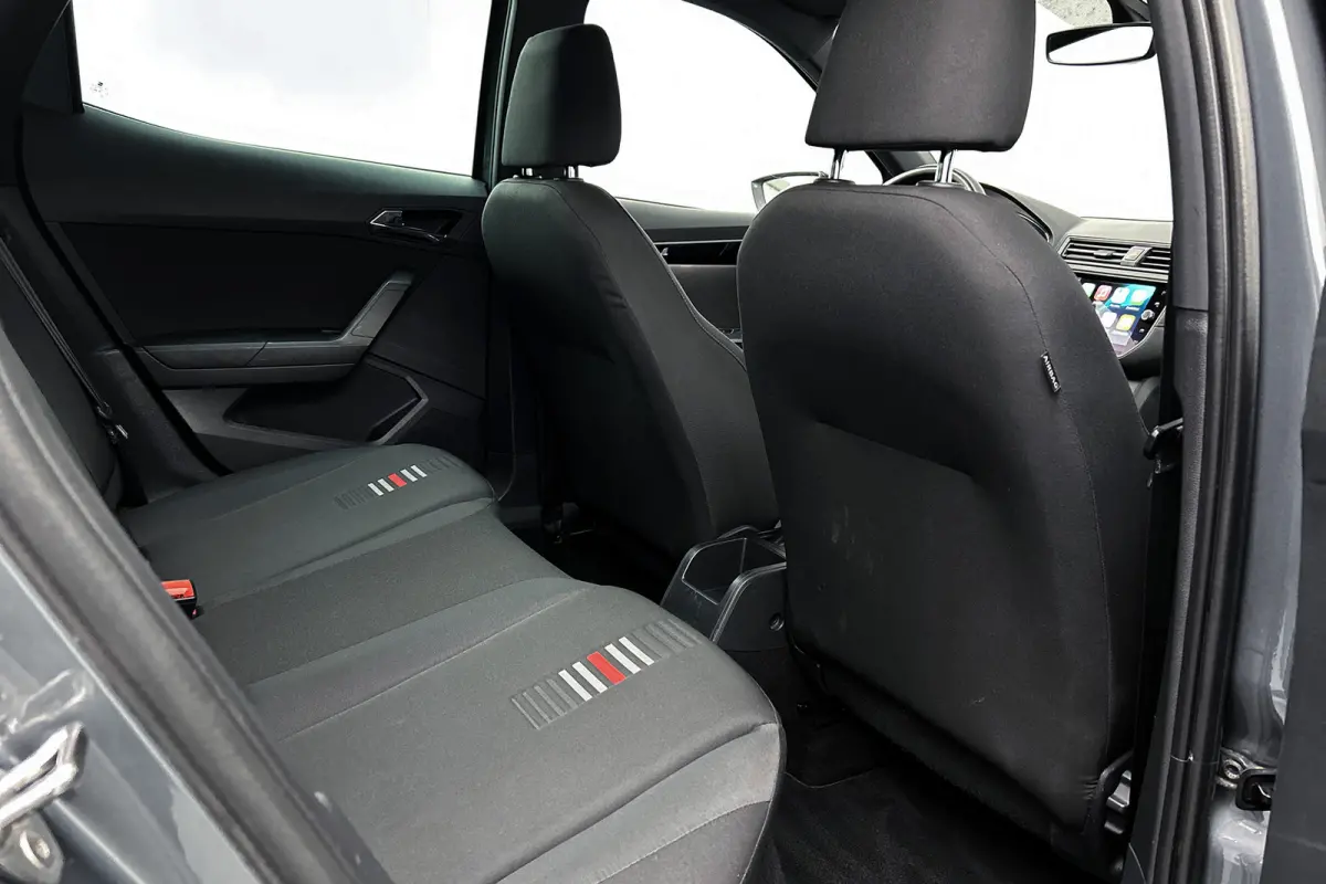 1.0 TSI FR DSG Xcellence Business Intense | Camera | Apple Carplay | Cruise control