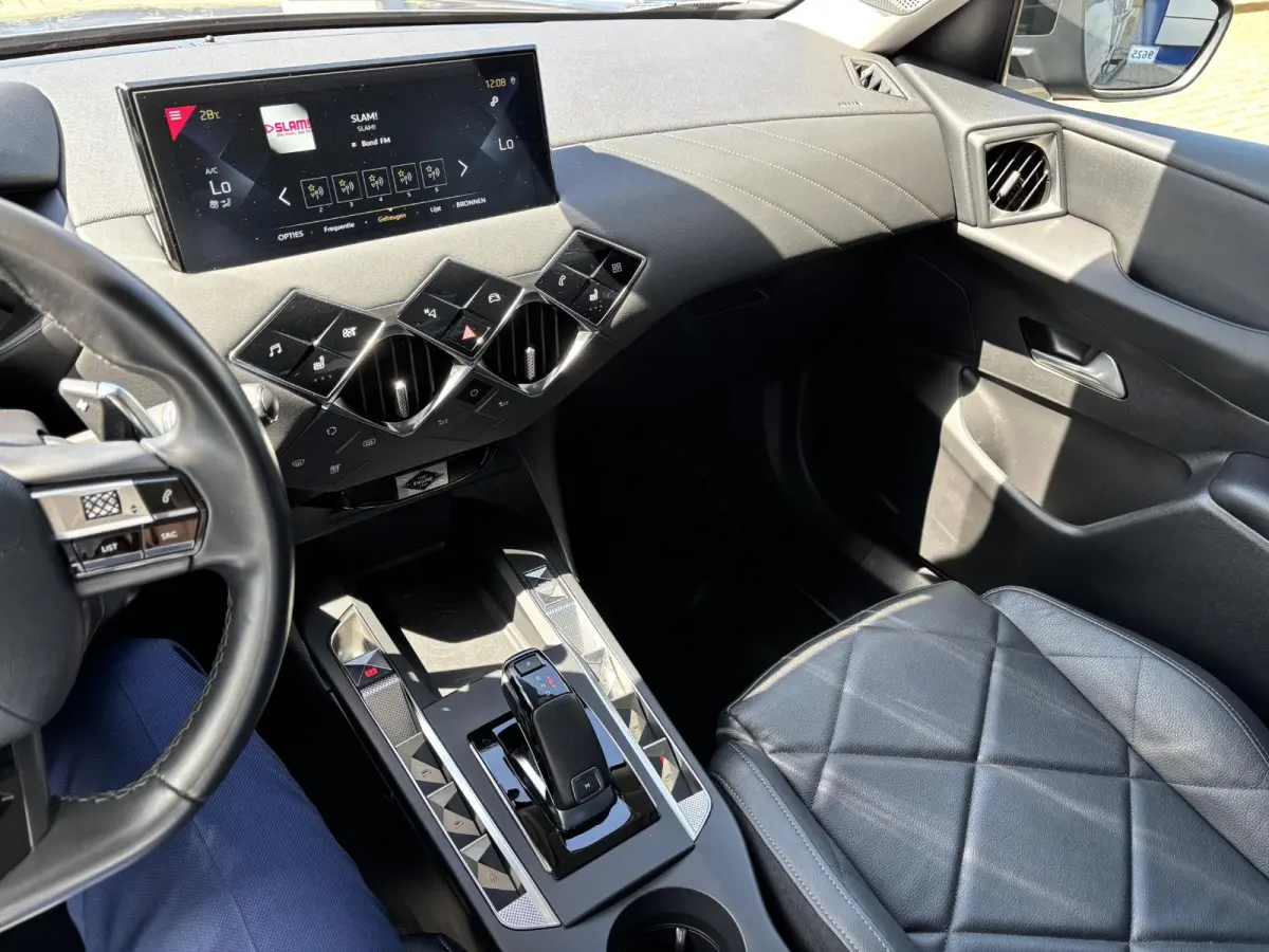 1.2 PureTech Performance Line+ | Leder | 360-graden camera | Stoelverwarming | Automaat | Climate Control | Cruise Control