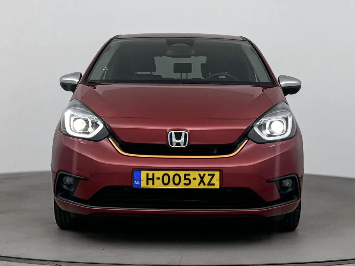 1.5 e:HEV Executive | ACC | Achteruitrijcamera | Stoel + Stuurverwarming | Lane Assist | Climate Control | Apple Carplay/Android Auto |