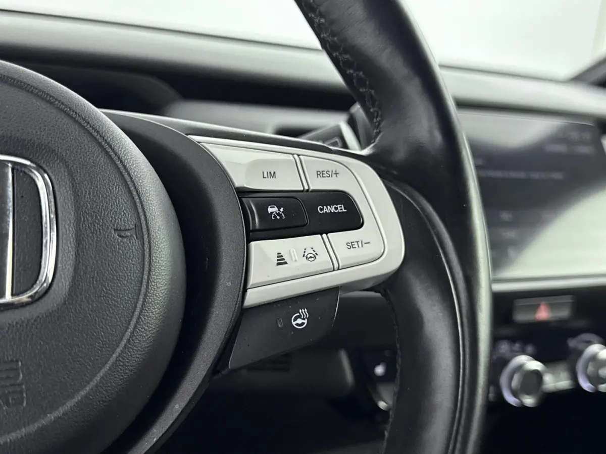 1.5 e:HEV Executive | ACC | Achteruitrijcamera | Stoel + Stuurverwarming | Lane Assist | Climate Control | Apple Carplay/Android Auto |