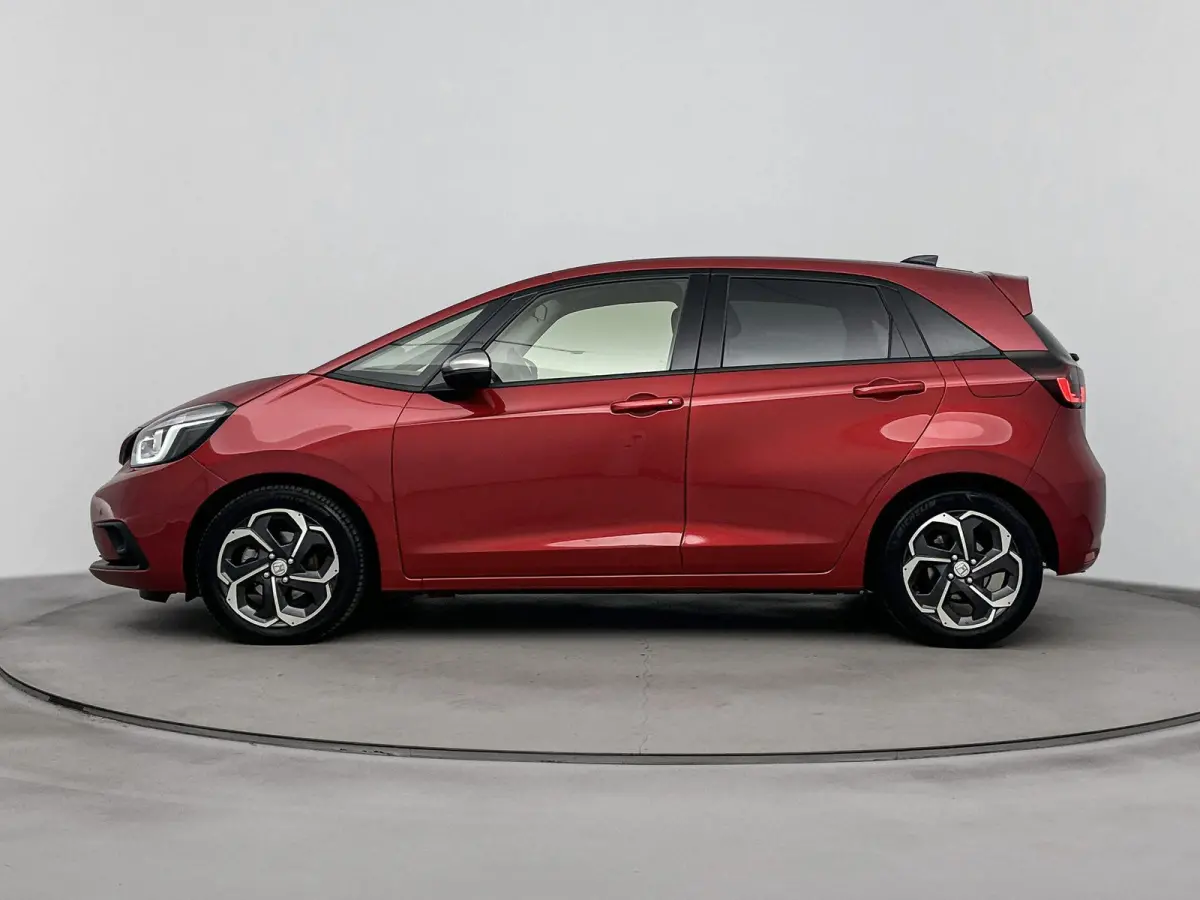 1.5 e:HEV Executive | ACC | Achteruitrijcamera | Stoel + Stuurverwarming | Lane Assist | Climate Control | Apple Carplay/Android Auto |