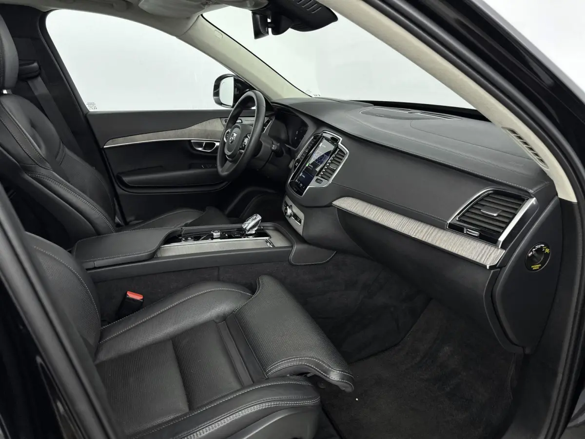2.0 T8 Recharge AWD Ultimate Dark | 7 PERSOONS | ELEK.STOEL | MASSAGE | STOELVERWARMING V+A | MEMORYSTOELEN | HARMAN KARDON | PANORAMADAK |