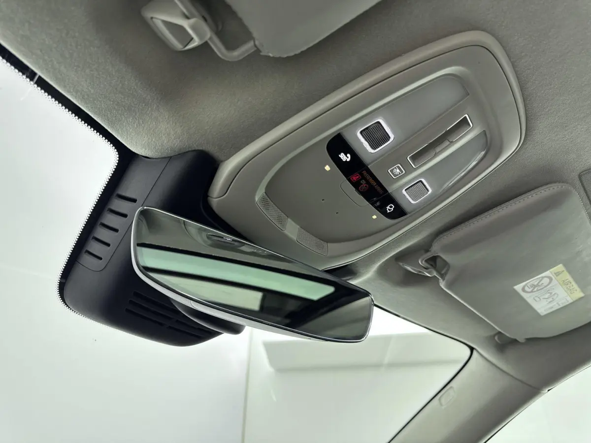 2.0 T8 Recharge AWD Ultimate Dark | 7 PERSOONS | ELEK.STOEL | MASSAGE | STOELVERWARMING V+A | MEMORYSTOELEN | HARMAN KARDON | PANORAMADAK |