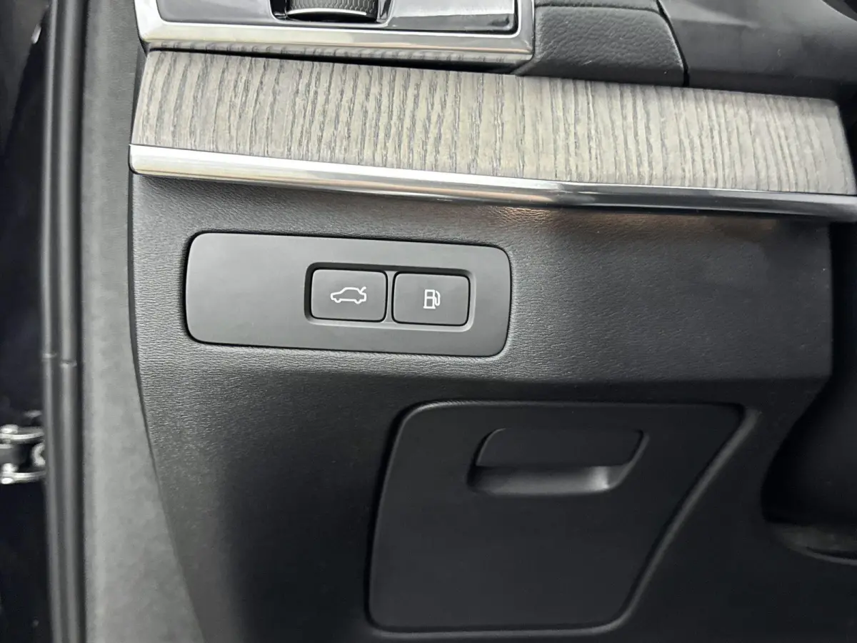 2.0 T8 Recharge AWD Ultimate Dark | 7 PERSOONS | ELEK.STOEL | MASSAGE | STOELVERWARMING V+A | MEMORYSTOELEN | HARMAN KARDON | PANORAMADAK |