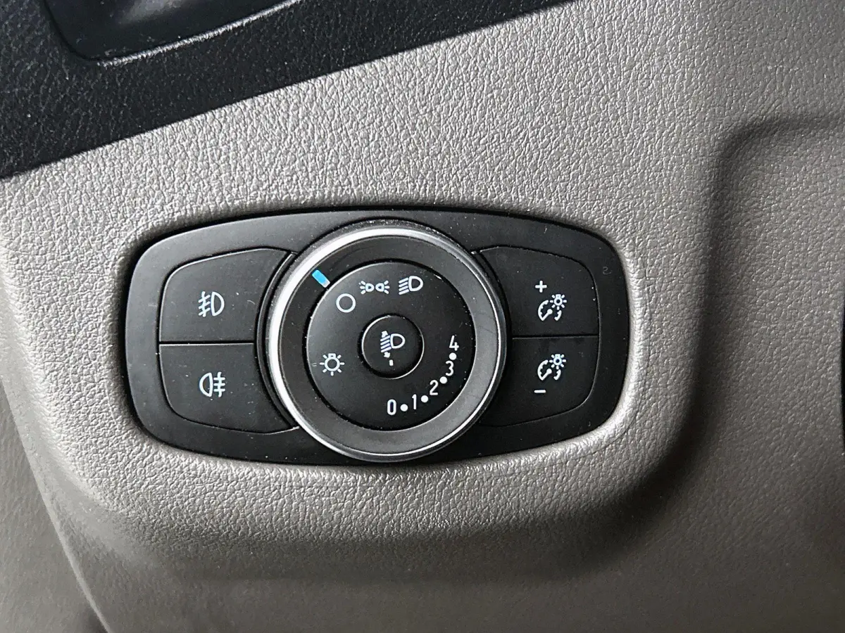 1.5 EcoBlue Automaat L2 Trend Navigatie Airco Parkeersensoren Cruise Control Camera DAB+