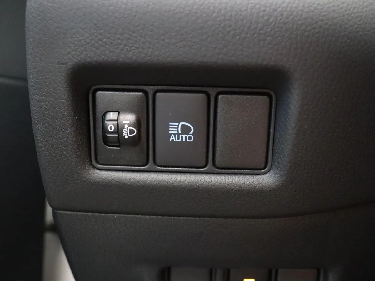 1.8 Hybrid Business Plus | Stoel en Stuurwielverwarming | Apple Carplay & Android Auto | Led Koplampen |