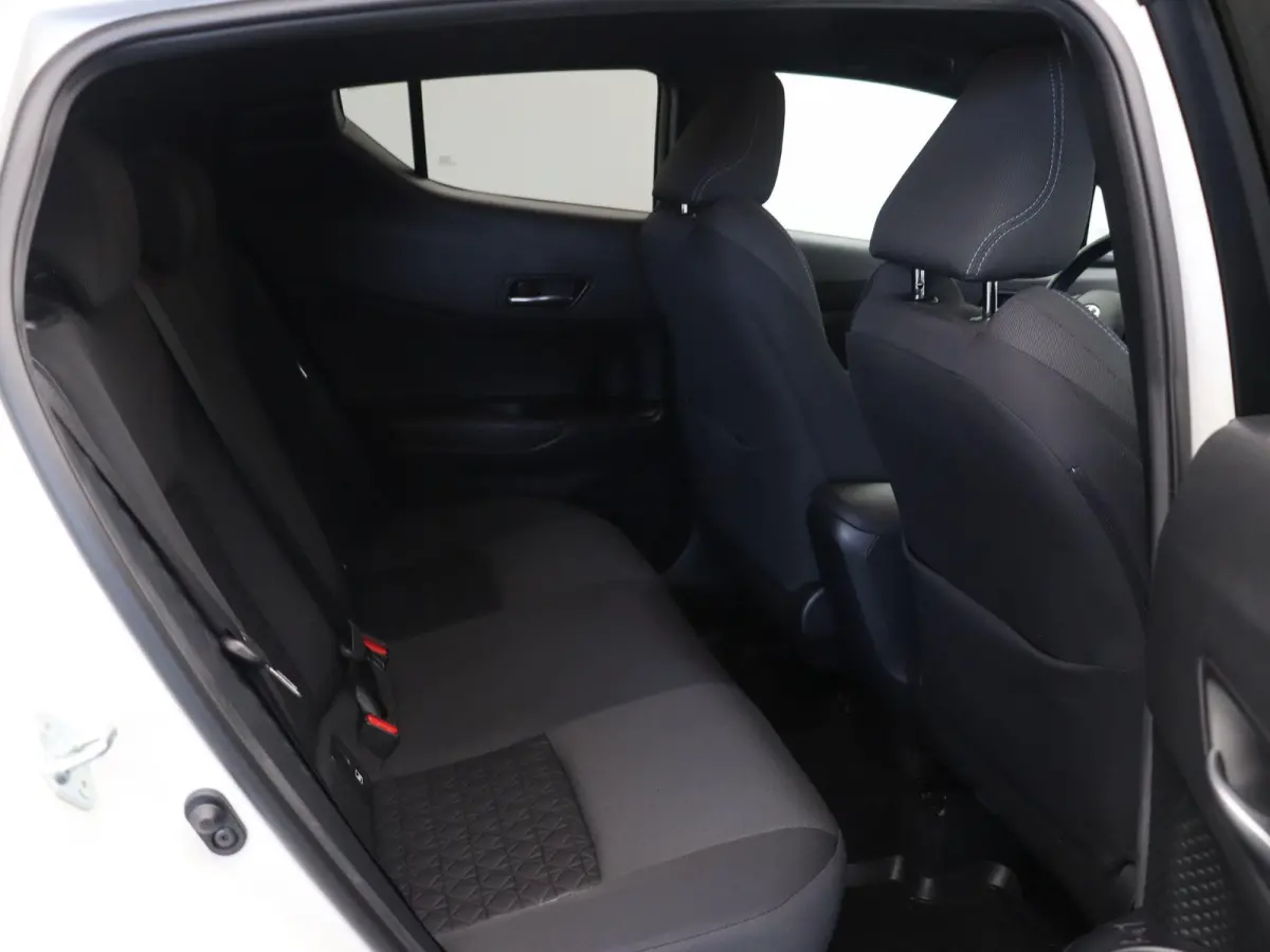 1.8 Hybrid Business Plus | Stoel en Stuurwielverwarming | Apple Carplay & Android Auto | Led Koplampen |