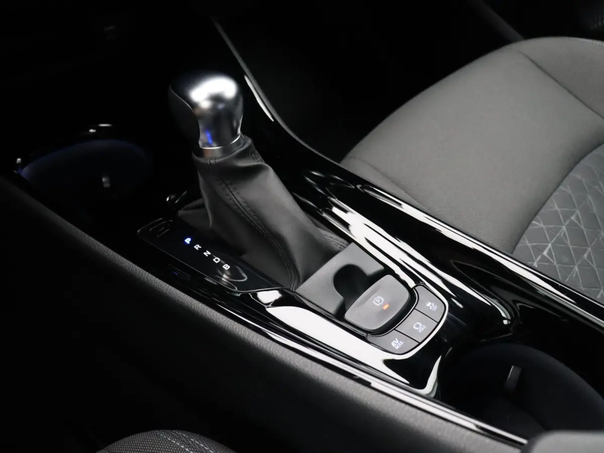 1.8 Hybrid Business Plus | Stoel en Stuurwielverwarming | Apple Carplay & Android Auto | Led Koplampen |