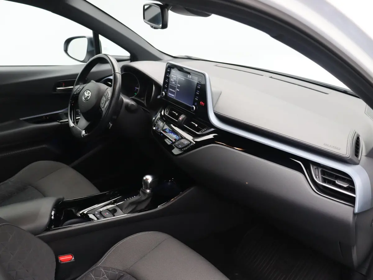 1.8 Hybrid Business Plus | Stoel en Stuurwielverwarming | Apple Carplay & Android Auto | Led Koplampen |