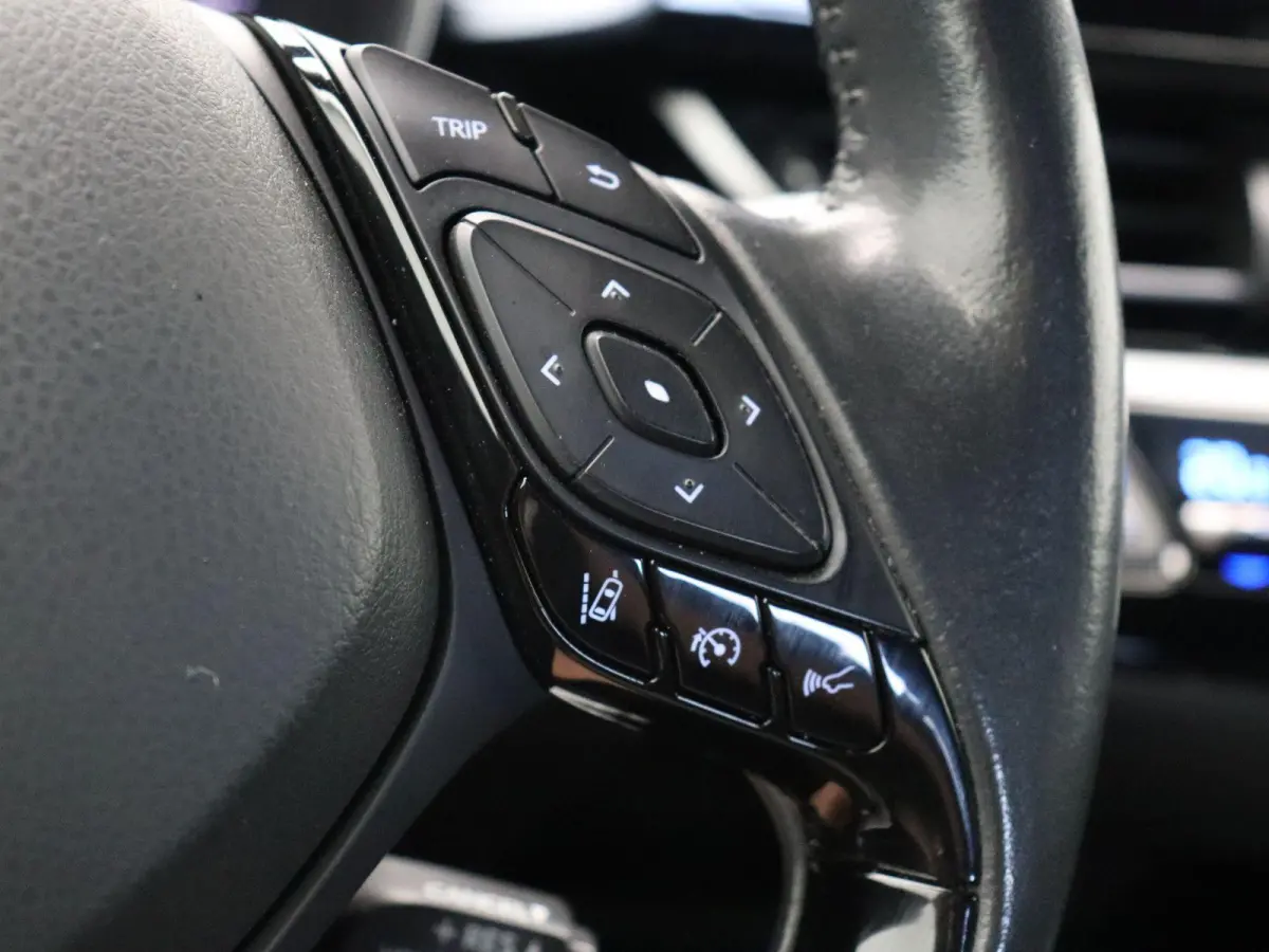 1.8 Hybrid Business Plus | Stoel en Stuurwielverwarming | Apple Carplay & Android Auto | Led Koplampen |
