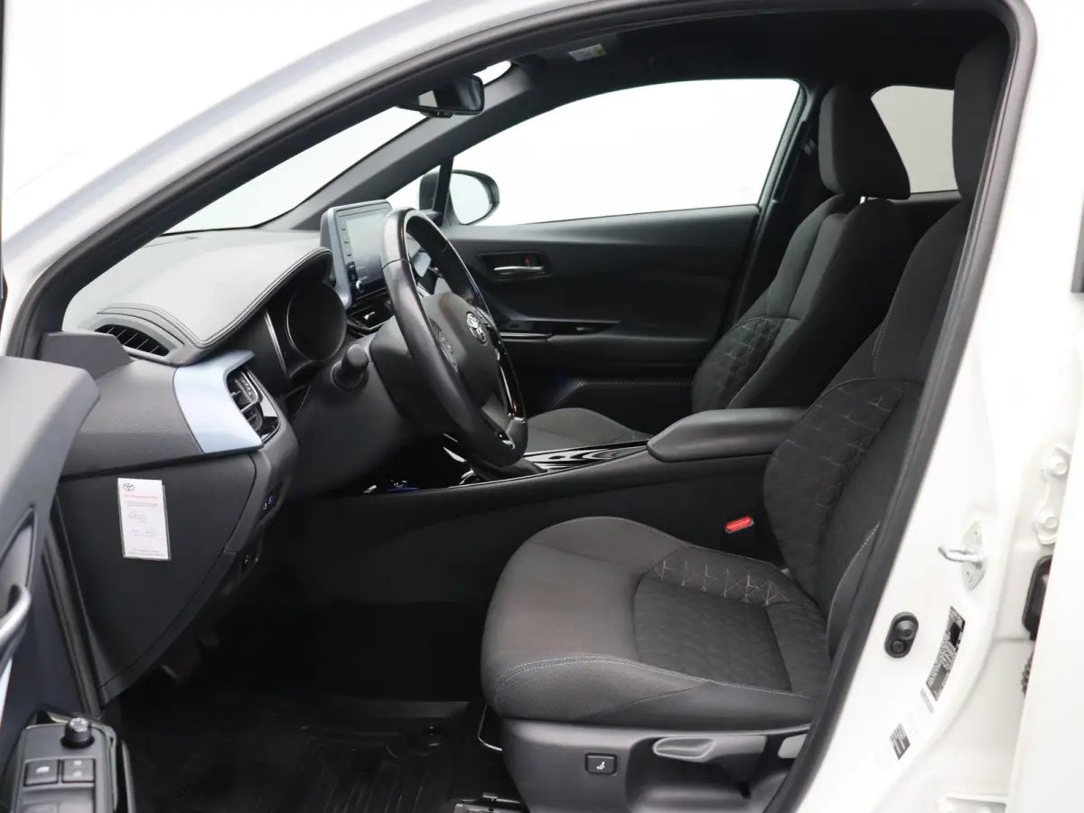 1.8 Hybrid Business Plus | Stoel en Stuurwielverwarming | Apple Carplay & Android Auto | Led Koplampen |