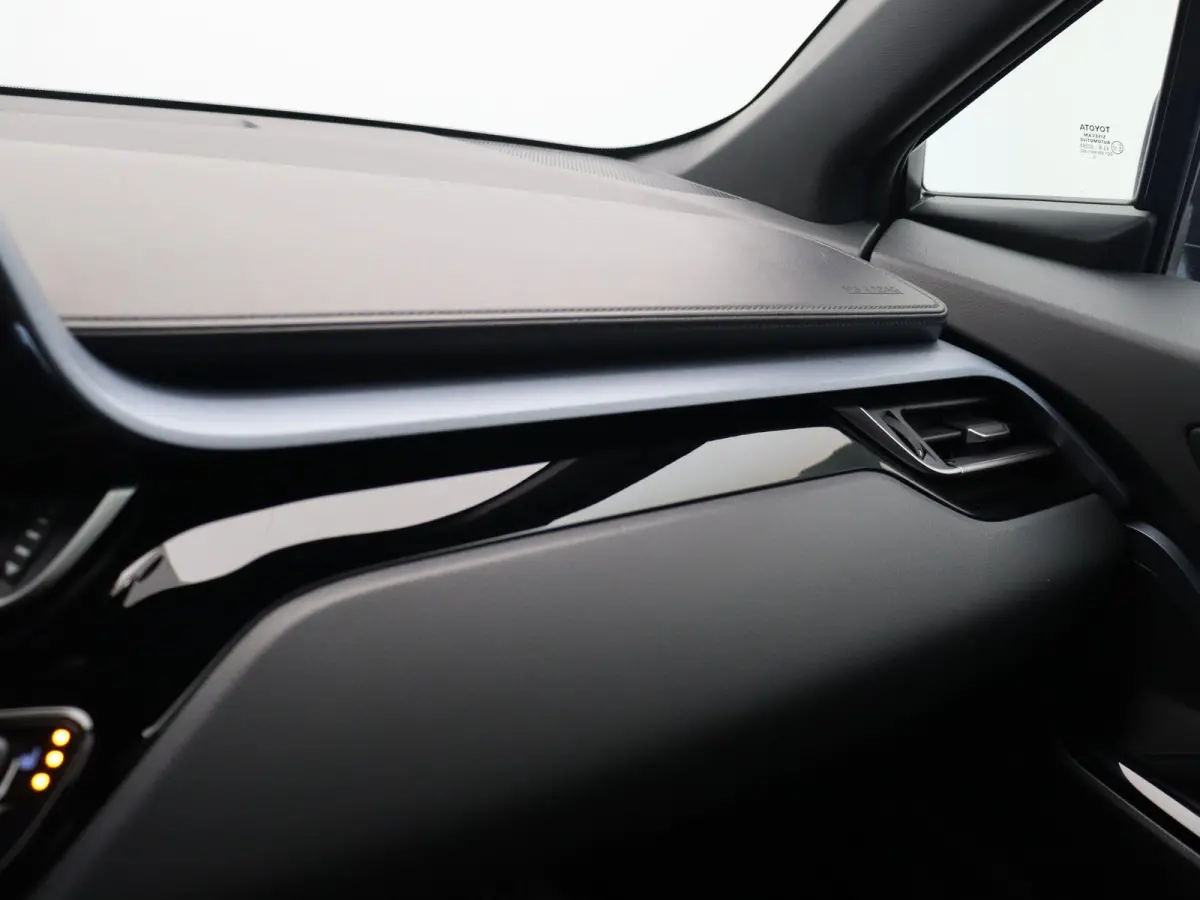 1.8 Hybrid Business Plus | Stoel en Stuurwielverwarming | Apple Carplay & Android Auto | Led Koplampen |