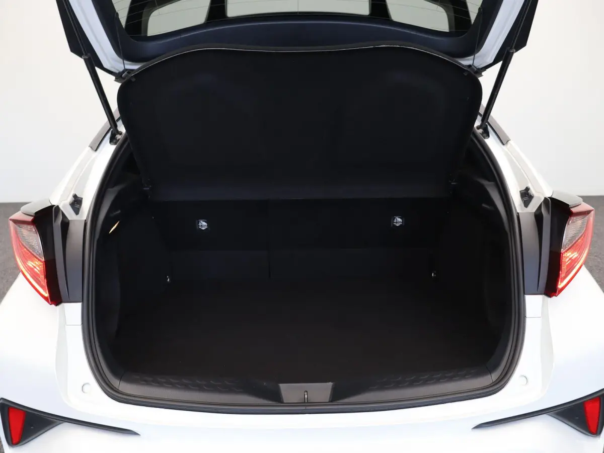1.8 Hybrid Business Plus | Stoel en Stuurwielverwarming | Apple Carplay & Android Auto | Led Koplampen |