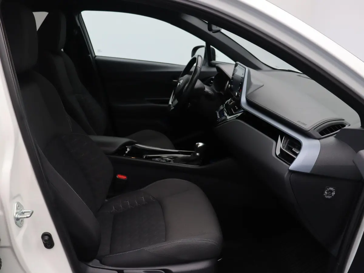 1.8 Hybrid Business Plus | Stoel en Stuurwielverwarming | Apple Carplay & Android Auto | Led Koplampen |