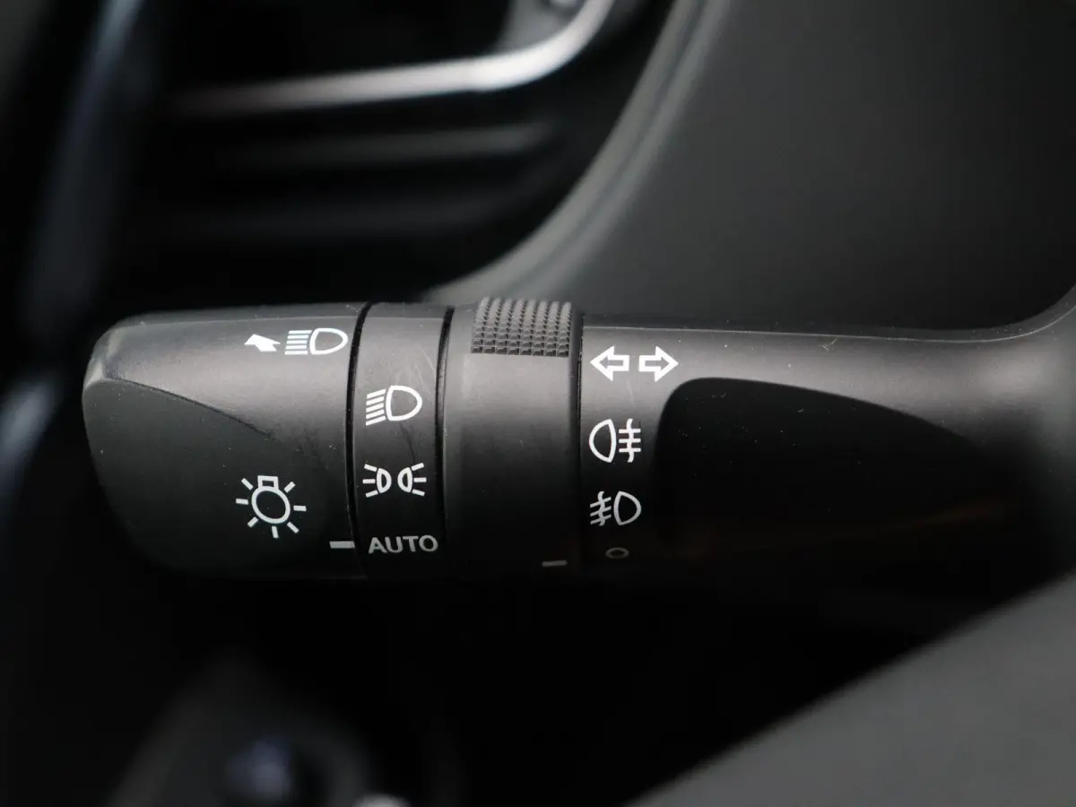 1.8 Hybrid Business Plus | Stoel en Stuurwielverwarming | Apple Carplay & Android Auto | Led Koplampen |