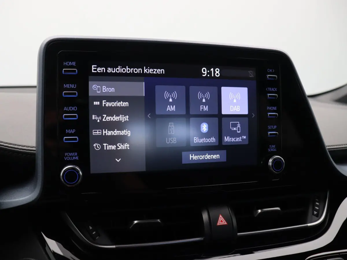 1.8 Hybrid Business Plus | Stoel en Stuurwielverwarming | Apple Carplay & Android Auto | Led Koplampen |