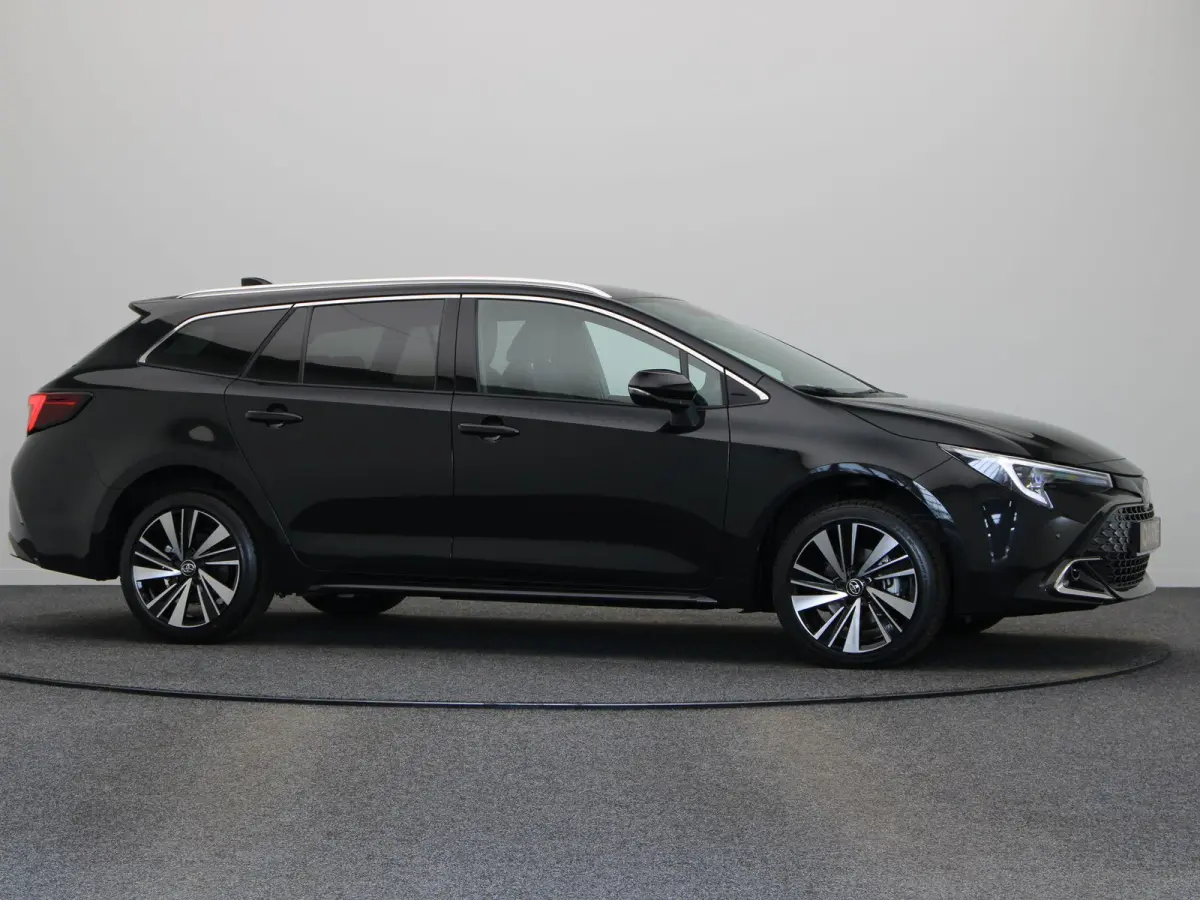 Hybrid 140 Dynamic | Stoel, Stuur en voorruitverwarming | Apple Carplay & Android Auto | Achteruitrijcamera |