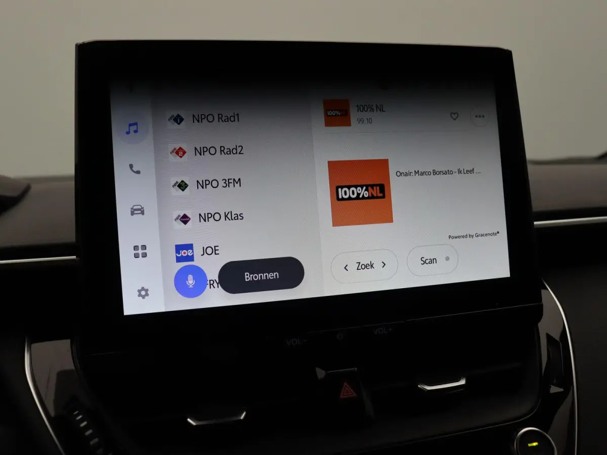 Hybrid 140 Dynamic | Stoel, Stuur en voorruitverwarming | Apple Carplay & Android Auto | Achteruitrijcamera |