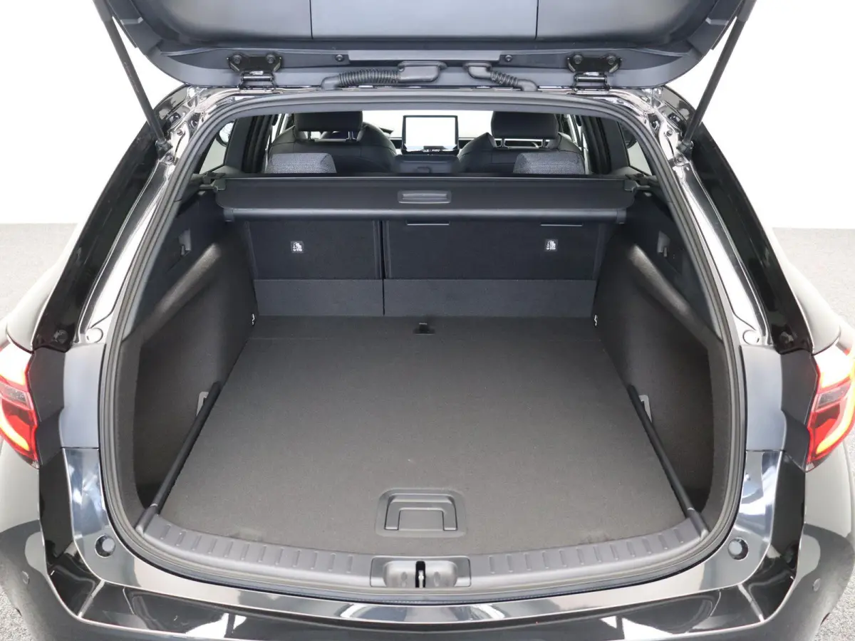 Hybrid 140 Dynamic | Stoel, Stuur en voorruitverwarming | Apple Carplay & Android Auto | Achteruitrijcamera |