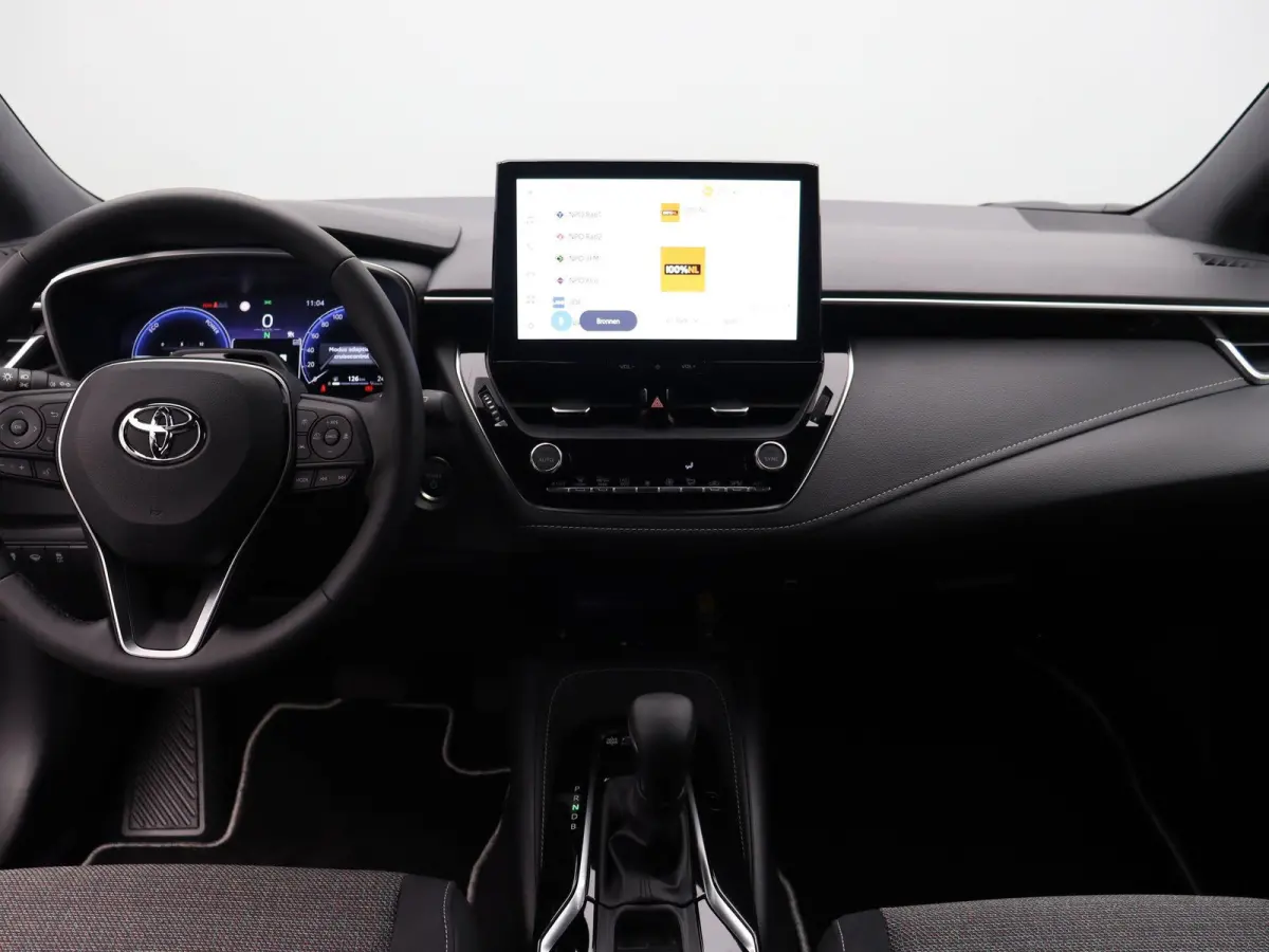 Hybrid 140 Dynamic | Stoel, Stuur en voorruitverwarming | Apple Carplay & Android Auto | Achteruitrijcamera |