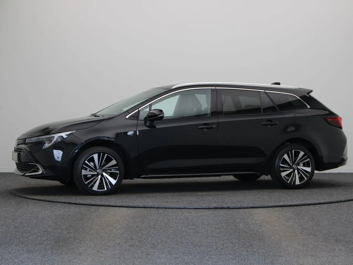 Hybrid 140 Dynamic | Stoel, Stuur en voorruitverwarming | Apple Carplay & Android Auto | Achteruitrijcamera |