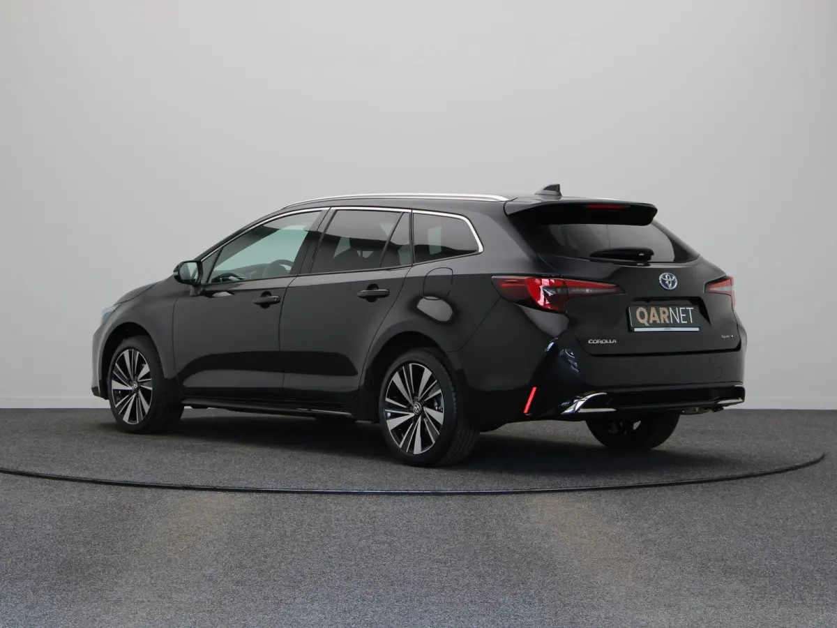 Hybrid 140 Dynamic | Stoel, Stuur en voorruitverwarming | Apple Carplay & Android Auto | Achteruitrijcamera |
