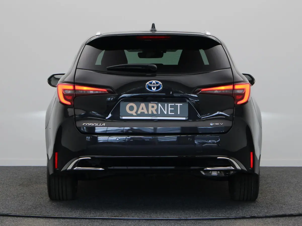 Hybrid 140 Dynamic | Stoel, Stuur en voorruitverwarming | Apple Carplay & Android Auto | Achteruitrijcamera |