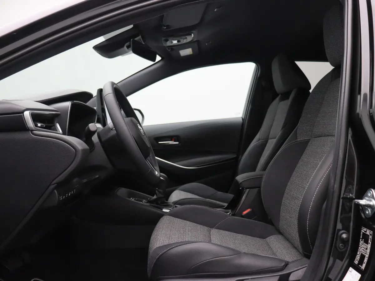 Hybrid 140 Dynamic | Stoel, Stuur en voorruitverwarming | Apple Carplay & Android Auto | Achteruitrijcamera |