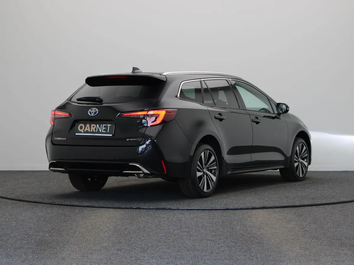 Hybrid 140 Dynamic | Stoel, Stuur en voorruitverwarming | Apple Carplay & Android Auto | Achteruitrijcamera |