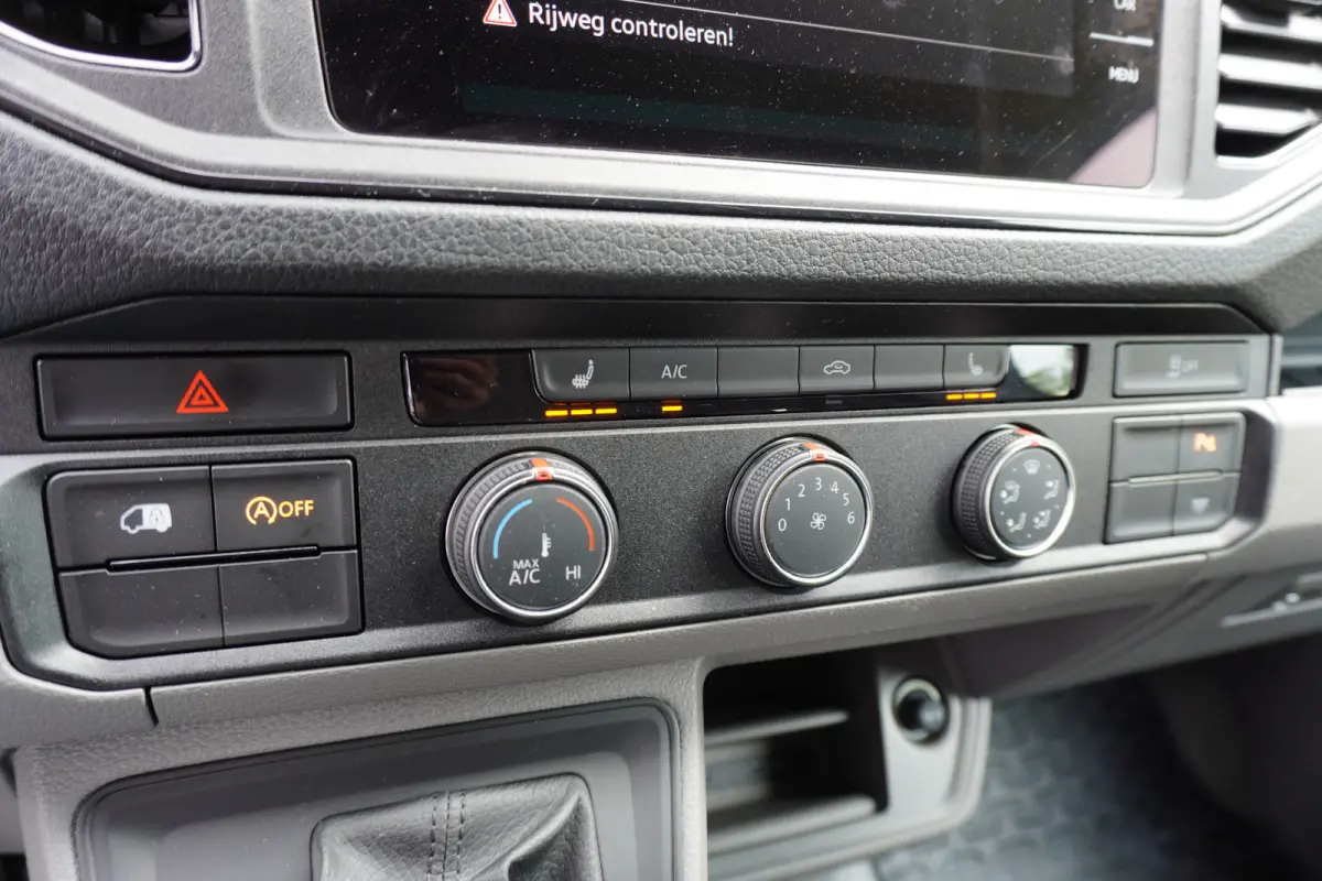 180pk Automaat L3H3/L2H2 LED Aple Carplay Camera Navigatie Parkeersensoren Stoelverwarming Cruise control Airco