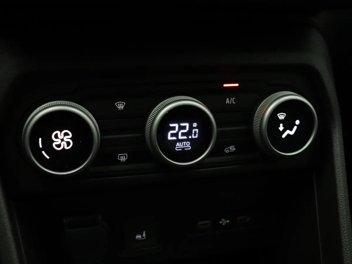 TCe 110pk limited edition | Climate control | Elek. handrem | Achteruitrijcamera | Cruise control |