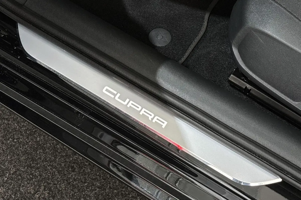 1.4 e-Hybrid Stoelverwarming Apple CarPlay Keyless Achteruitrijcamera