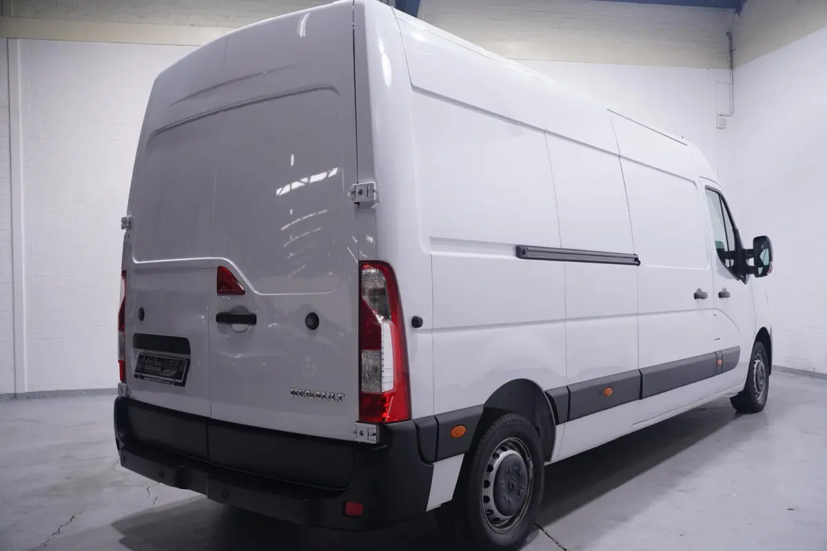 2.3 dCi 135 L3H2 Comfort Airco, Dodehoek Assist Cruise Control, Laadruimte Pakket, 3-Zits